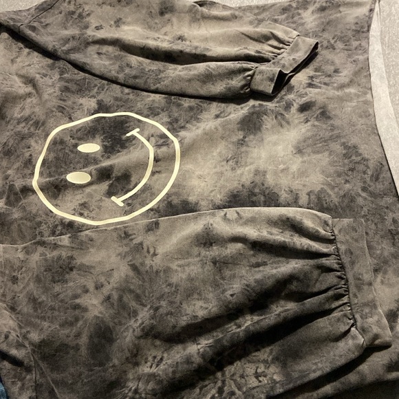 Hayden Los Angeles long sleeve black and grey shirt like new - Picture 5 of 7